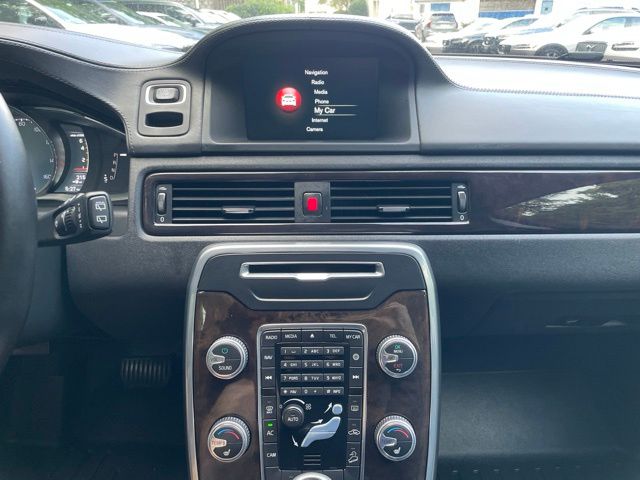 2016 Volvo XC70 18