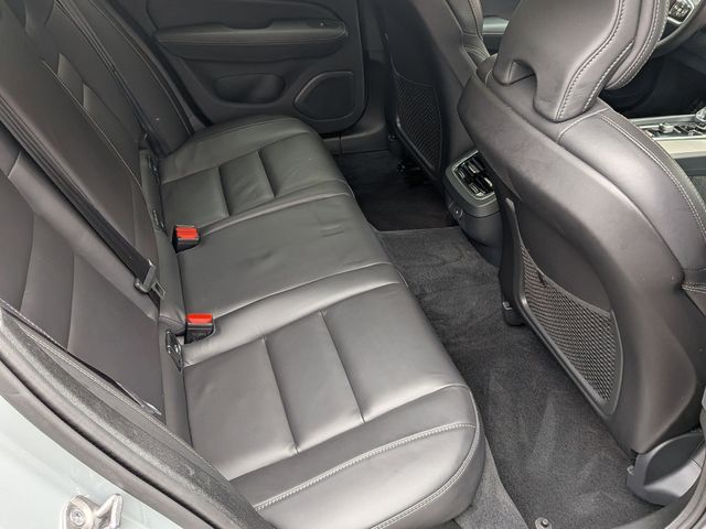 2025 Volvo V60 Cross Country Ultra - Photo 27
