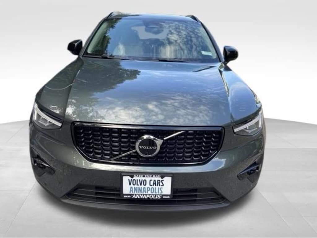 New 2026 Volvo XC40 B5 Plus SUV