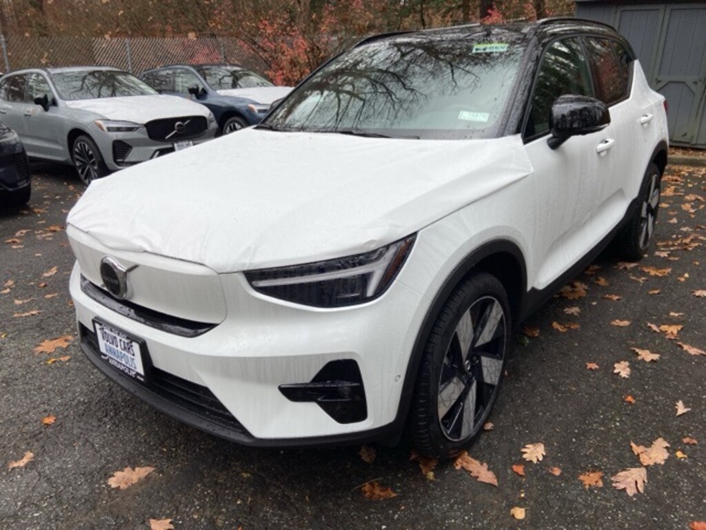 New 2026 Volvo EX40 Twin Motor Plus SUV