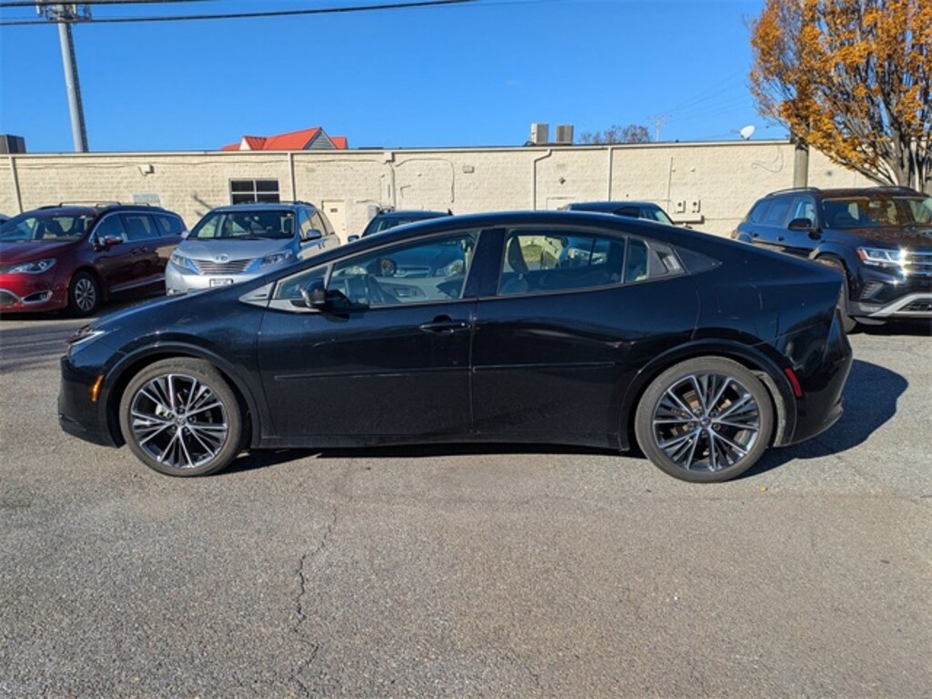 Used 2023 Toyota Prius XLE Hatchback