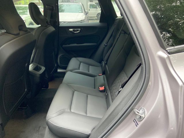 2026 Volvo XC60 Plus - Photo 14
