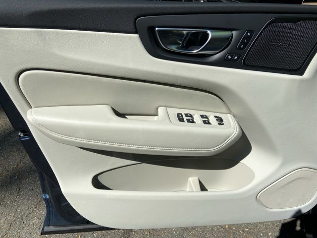 2026 Volvo XC60 Ultra - Photo 12