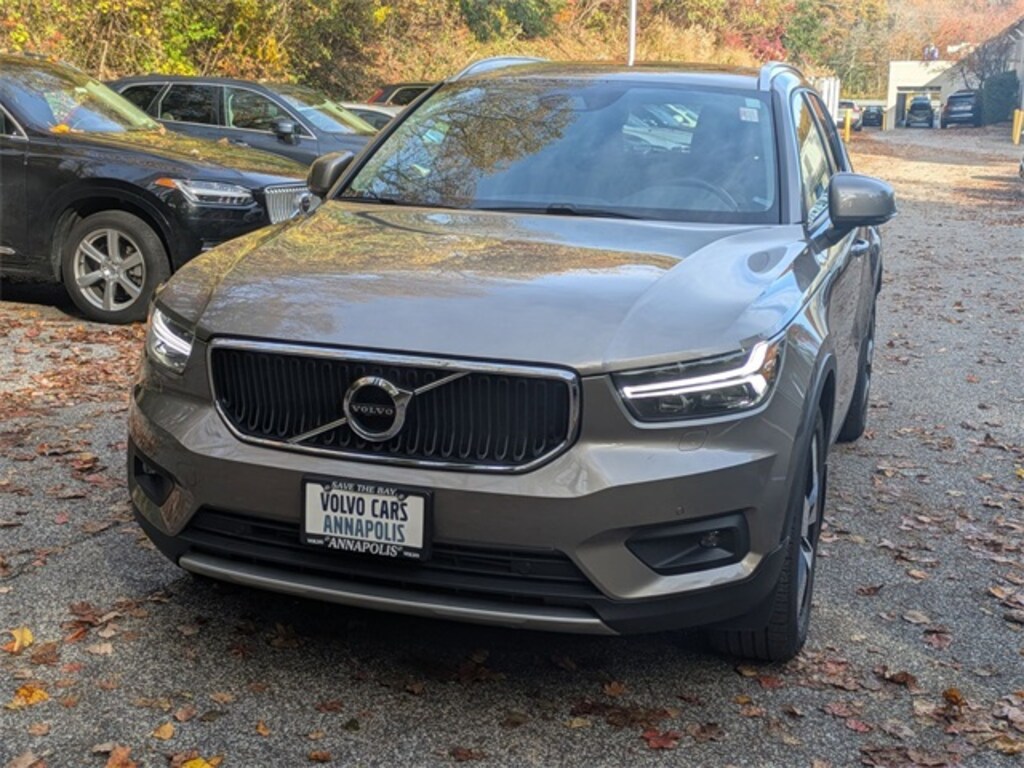 Certified 2022 Volvo XC40 T5 AWD Momentum SUV