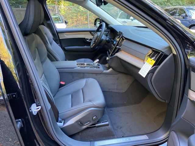 2026 Volvo XC90 Plus - Photo 18