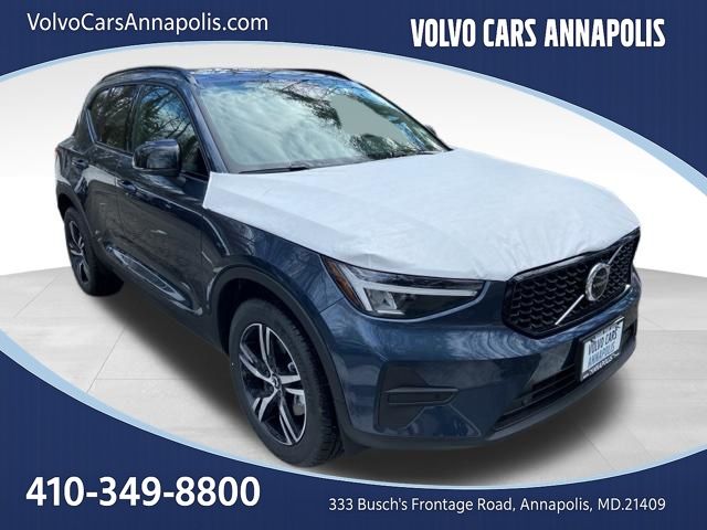 2026 Volvo XC40 B5 Core Dark AWD's photo