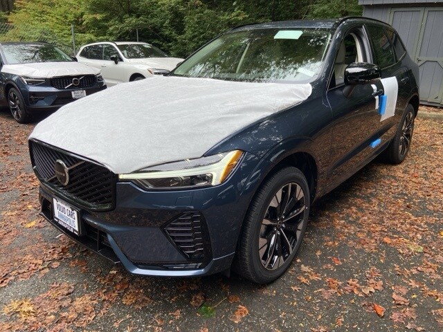 2026 Volvo XC60 B5 photo 2
