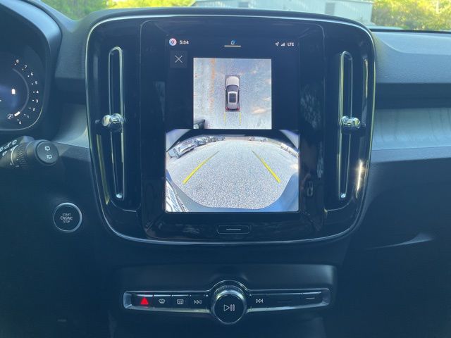 2026 Volvo XC40 Plus - Photo 21