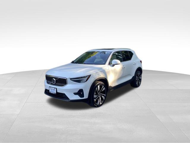 Certified 2023 Volvo XC40 B5 AWD Plus Bright SUV