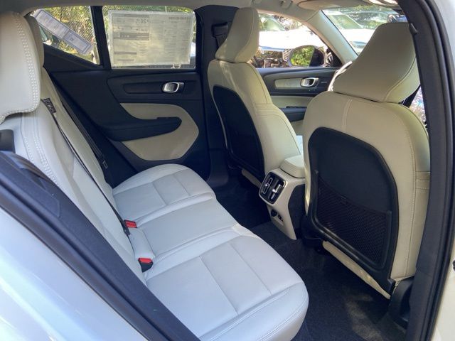 2026 Volvo XC40 Ultra - Photo 15