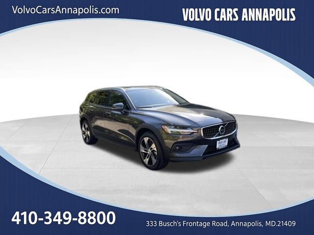 2025 Volvo V60 Cross Country