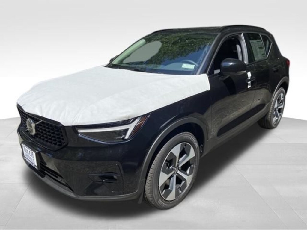 Used 2026 Volvo XC40 B5 Plus SUV