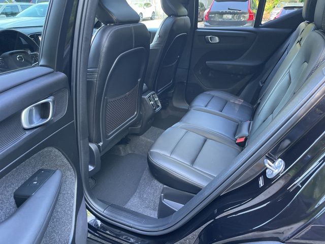 2026 Volvo XC40 Plus - Photo 12