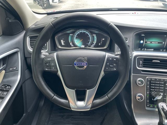 2016 Volvo V60 17