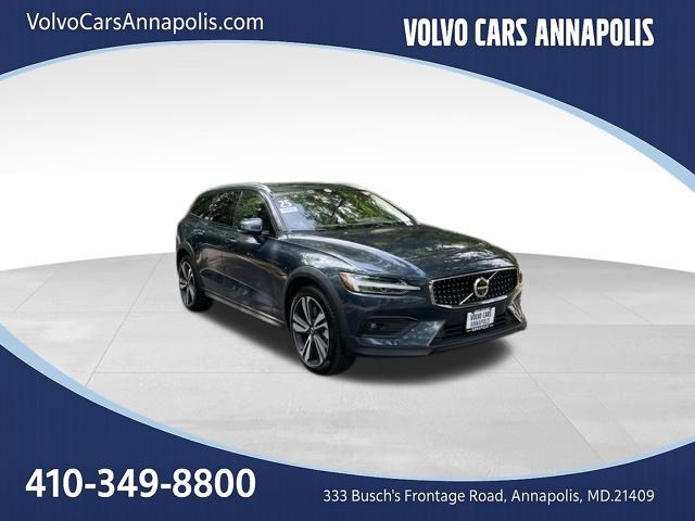 2025 Volvo V60 Cross Country