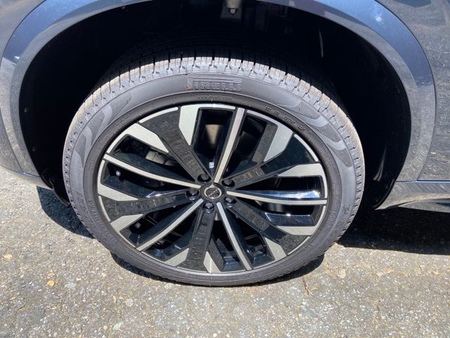 2026 Volvo XC90 Ultra - Photo 9