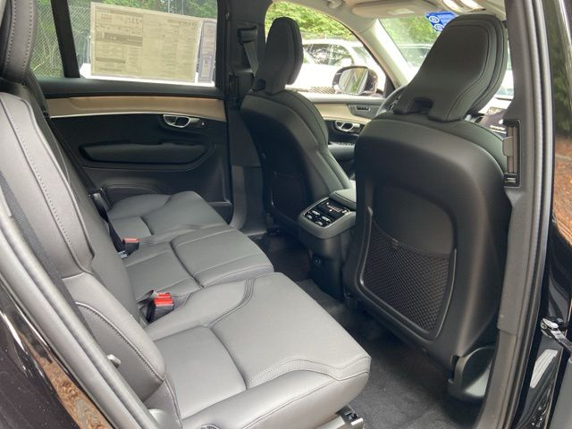 2026 Volvo XC90 Plus - Photo 16