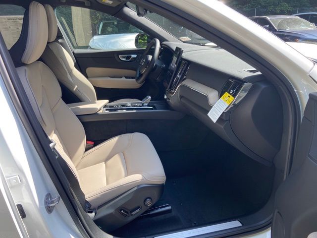 2026 Volvo XC60 Plus - Photo 15