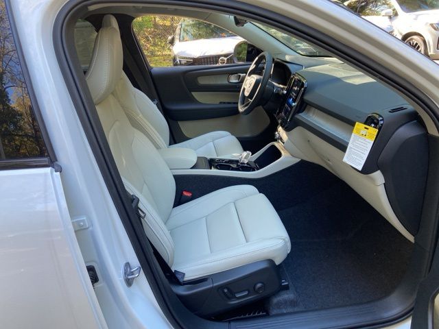 2026 Volvo XC40 Ultra - Photo 16