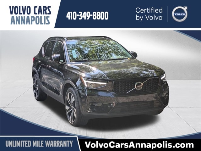 2023 Volvo XC40 B5 AWD Plus Dark