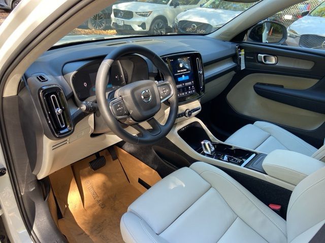 2026 Volvo XC40 Ultra - Photo 10