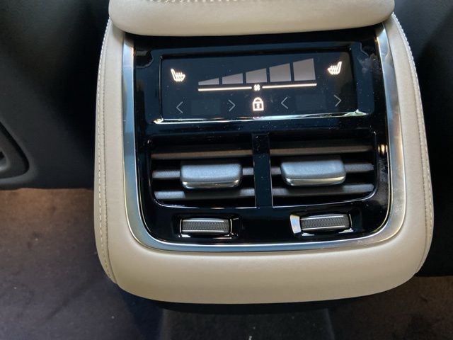2026 Volvo XC90 Ultra - Photo 14
