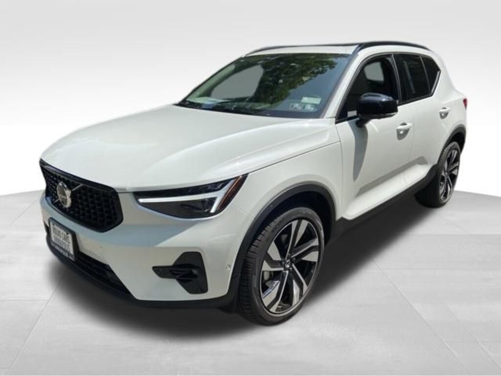 New 2026 Volvo XC40 B5 Plus SUV
