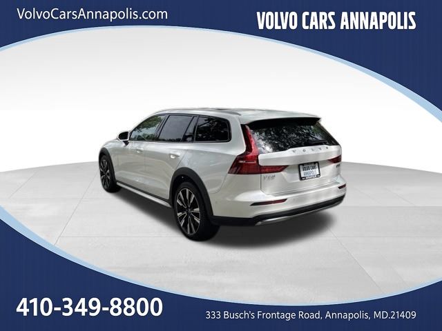 2025 Volvo V60 Cross Country 5
