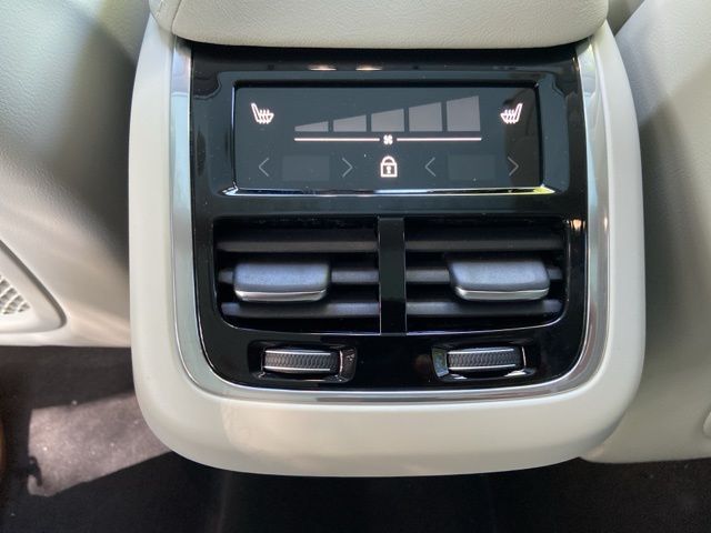 2026 Volvo XC60 Ultra - Photo 14