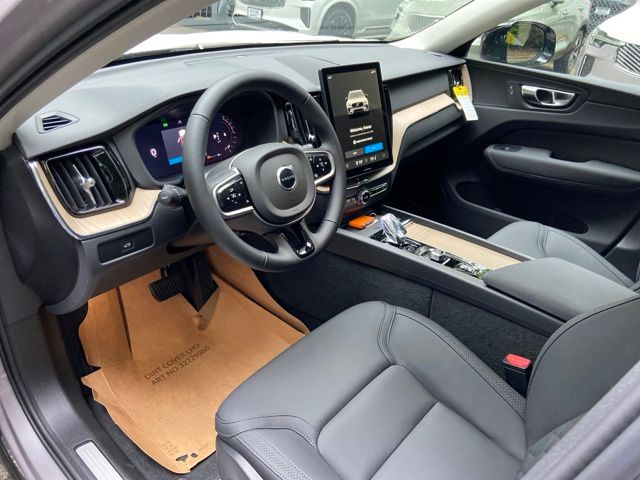 2026 Volvo XC60 Plus - Photo 10