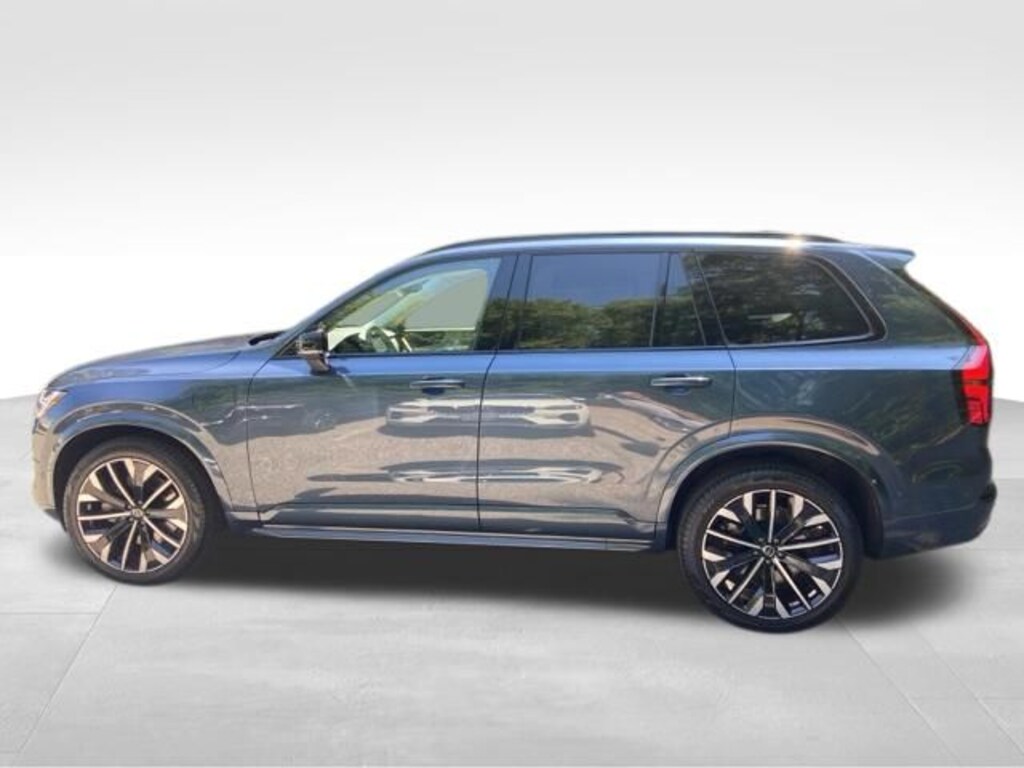 New 2026 Volvo XC90 plug-in hybrid T8 Ultra Dark Theme 6-Seater SUV