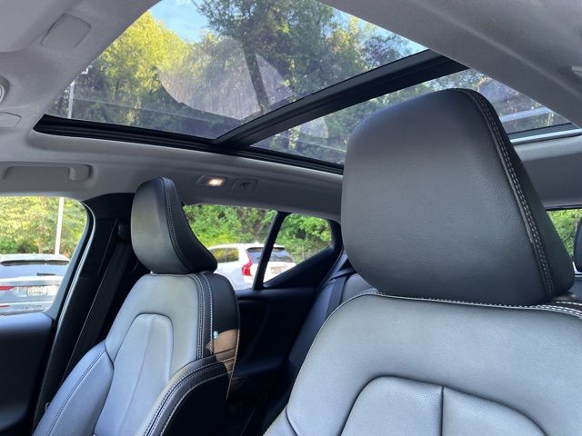 2026 Volvo XC40 Plus - Photo 24