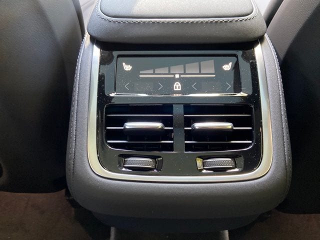 2026 Volvo XC90 Plus - Photo 14