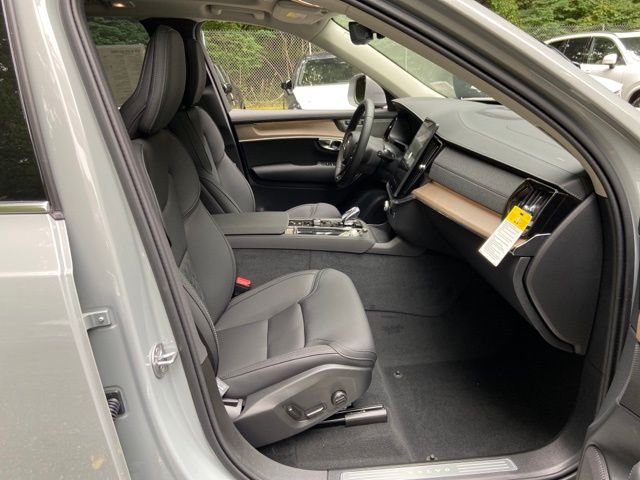 2026 Volvo XC90 Plus - Photo 18