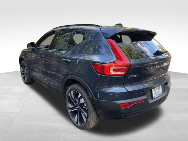 New 2026 Volvo XC40 B5 Ultra SUV