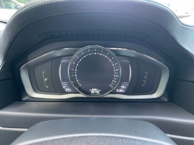 2016 Volvo XC70 16