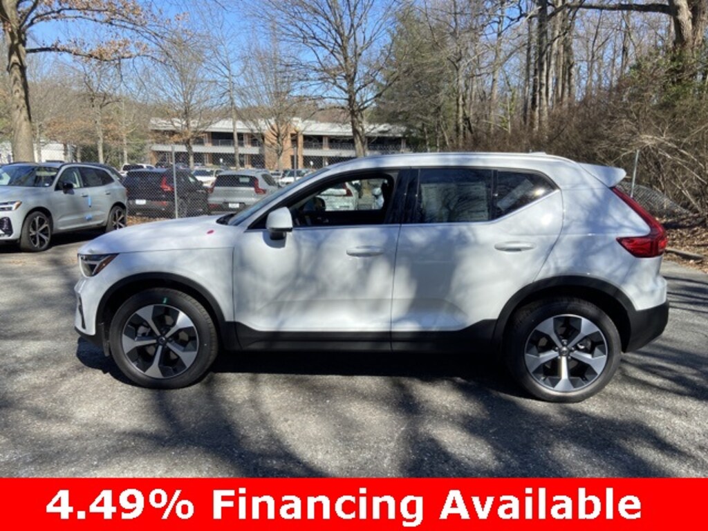 Certified 2025 Volvo XC40 B5 Core Bright Theme SUV