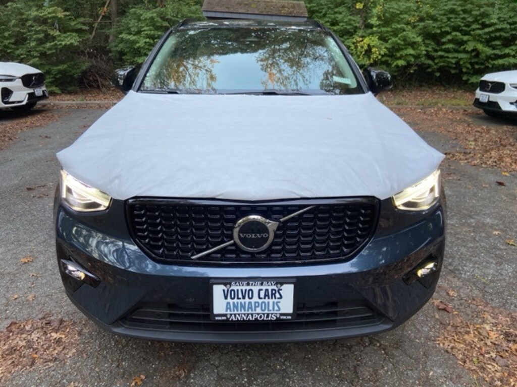 New 2026 Volvo XC40 B5 Ultra SUV