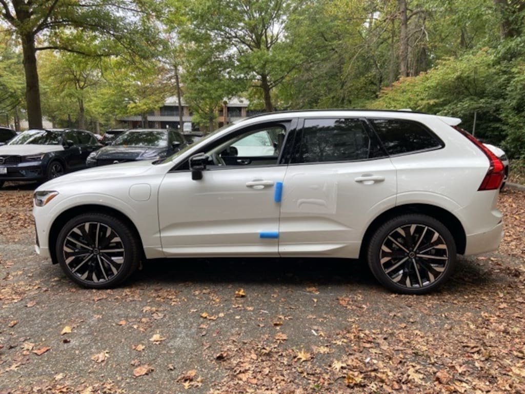 New 2026 Volvo XC60 plug-in hybrid T8 Ultra SUV