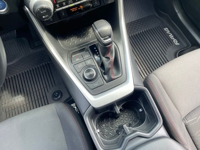 2022 Toyota RAV4 SE - Photo 22