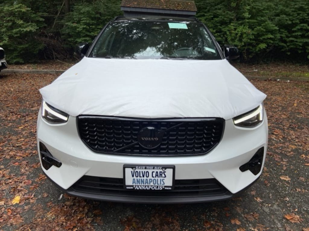 New 2026 Volvo XC40 B5 Ultra Black Edition SUV