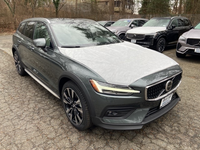 2026 Volvo V60 Cross Country Ultra's photo