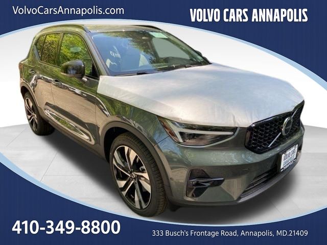 2026 Volvo XC40 B5 Ultra Dark AWD's photo