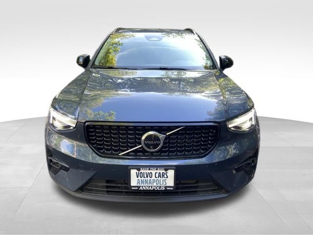 New 2026 Volvo XC40 B5 Ultra SUV