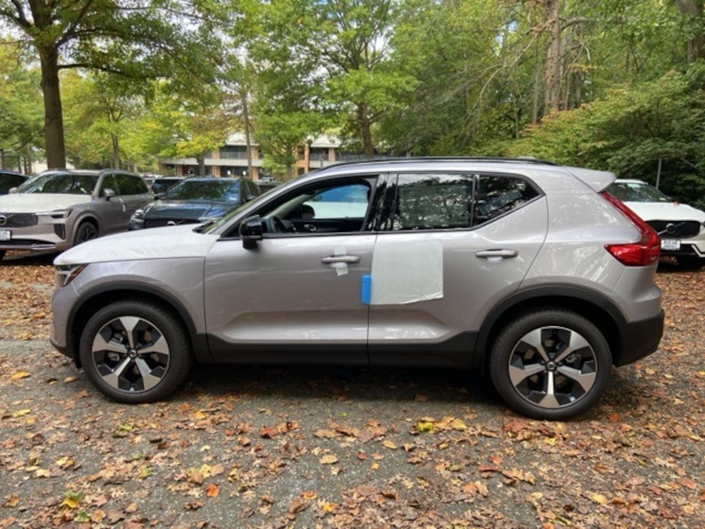 New 2026 Volvo XC40 B5 Plus SUV