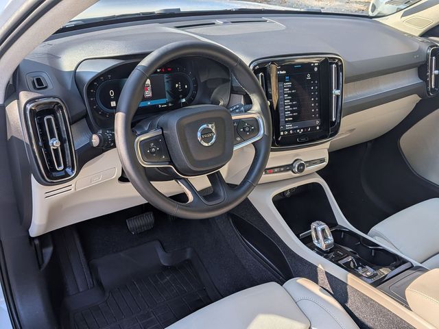 2023 Volvo XC40 Plus - Photo 10
