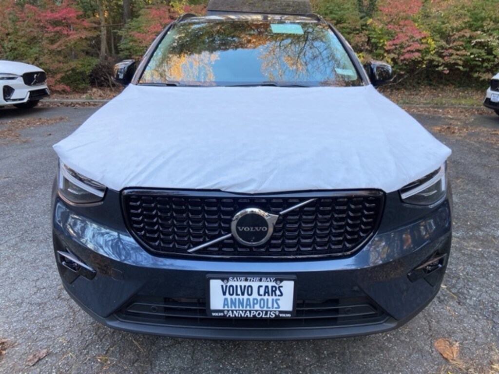 New 2026 Volvo XC40 B5 Ultra SUV