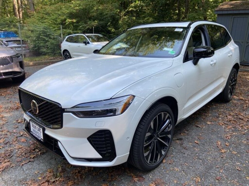 New 2026 Volvo XC60 plug-in hybrid T8 Ultra SUV