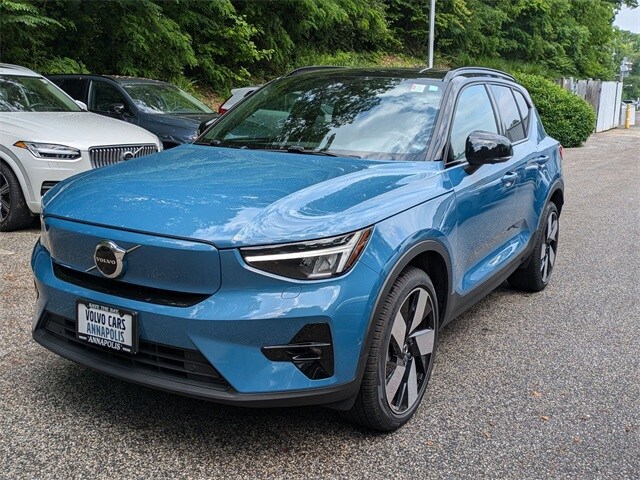 2023 Volvo XC40 Recharge Ultimate photo 3