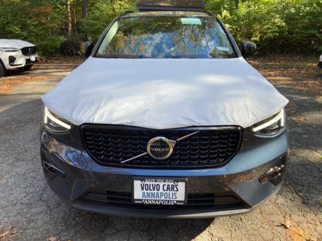 New 2026 Volvo XC40 B5 Ultra SUV